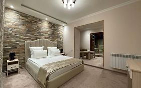 Delin Hotel And Tours